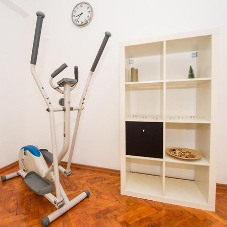 Universitate 1 Apartment Bukares Bagian luar foto