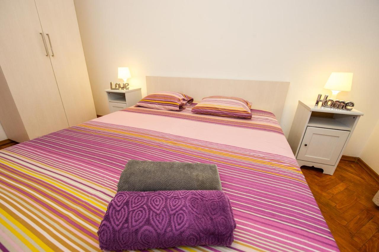 Universitate 1 Apartment Bukares Bagian luar foto