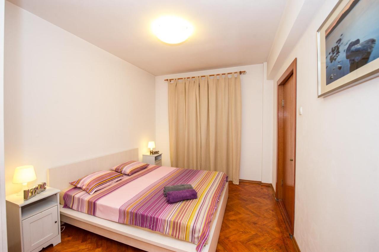 Universitate 1 Apartment Bukares Bagian luar foto